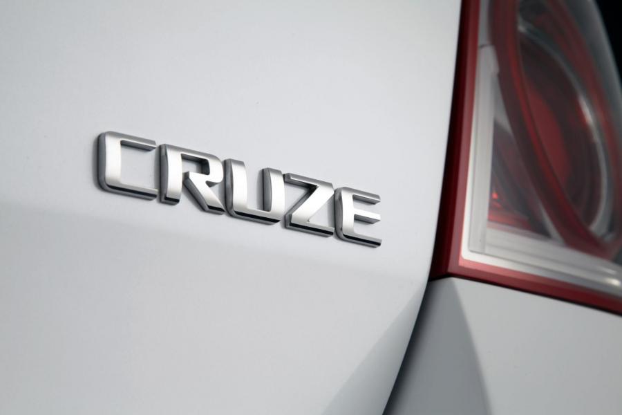  Holden Cruze Hatchback Concept 2011 года  (фото 7 из 8)